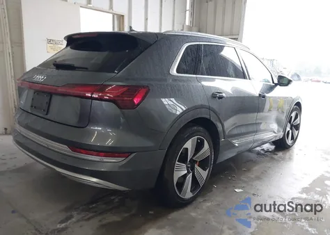 2019 Audi E-Tron Premium Plus z USA, uszkodzony, nr VIN WA1VAAGE8KB006365